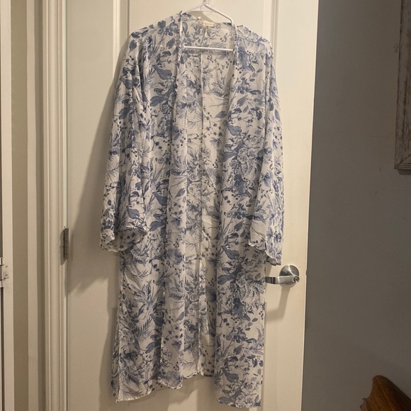 Altar’d State Floral Kimono - Picture 1 of 2